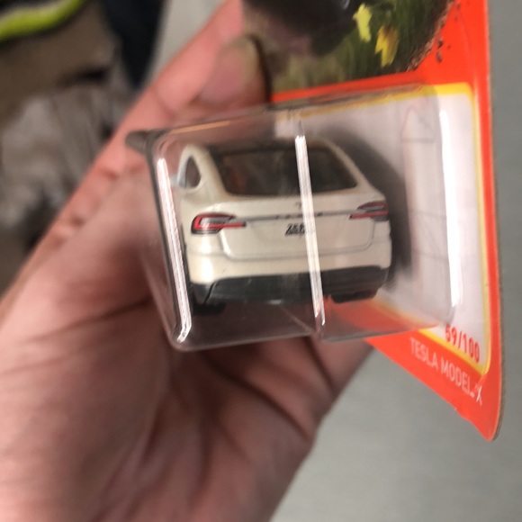 Tesla Model X - Picture 5 of 9